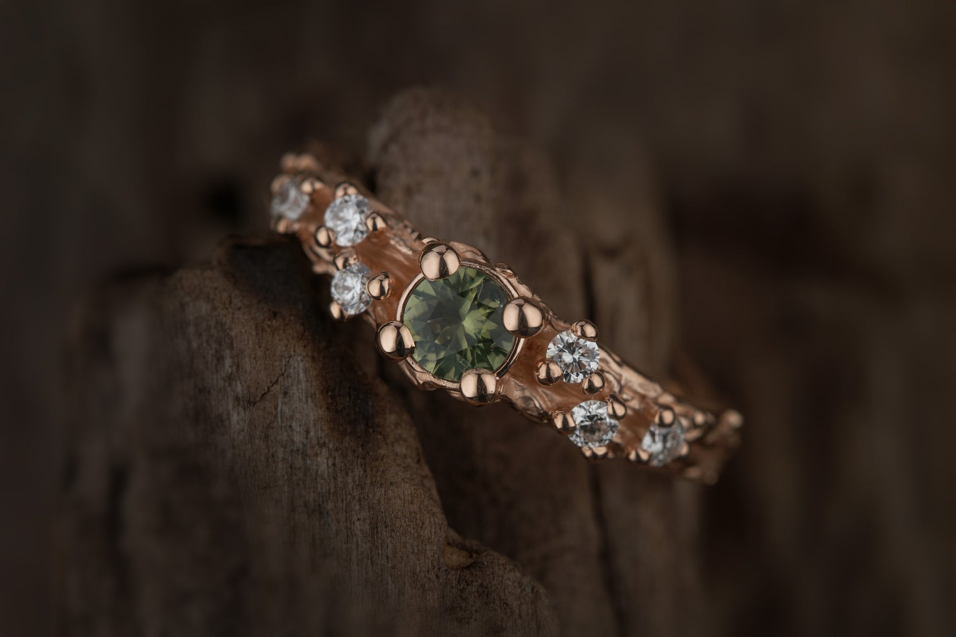 raudono aukso žiedas 