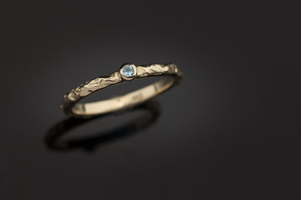 Auksinis sužadėtuvių žiedas su topazu