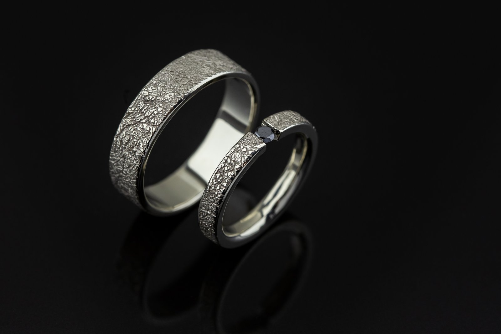 Vestuviniai žiedai iš balto aukso