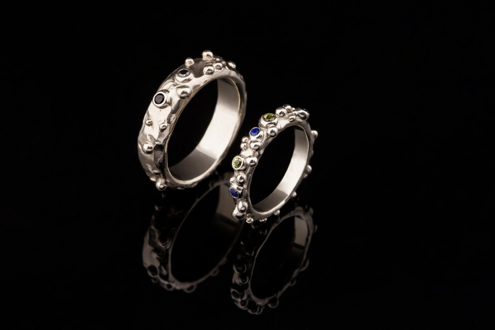 Balto aukso vestuviniai žiedai