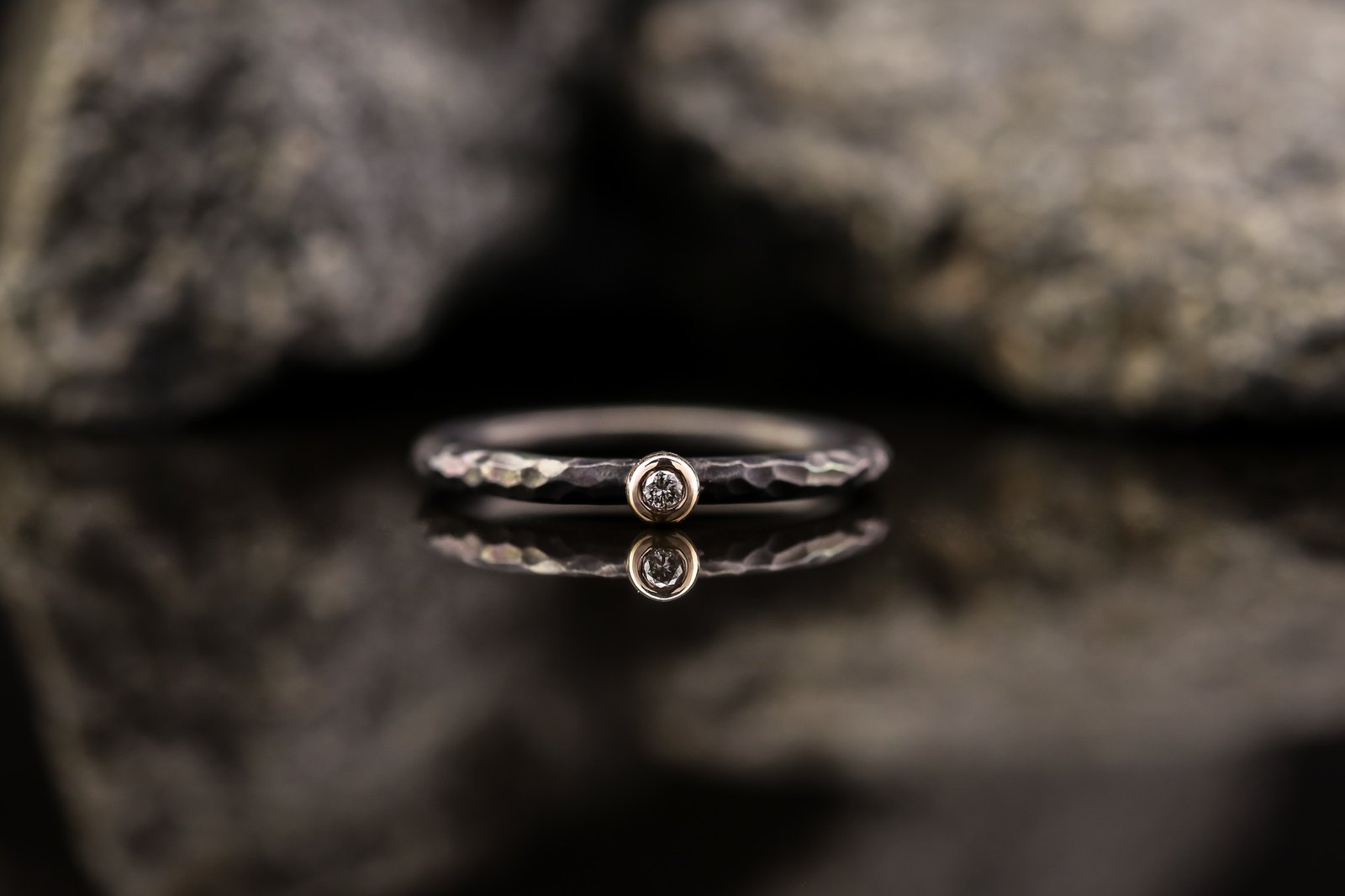 Titaninis žiedas su deimantu